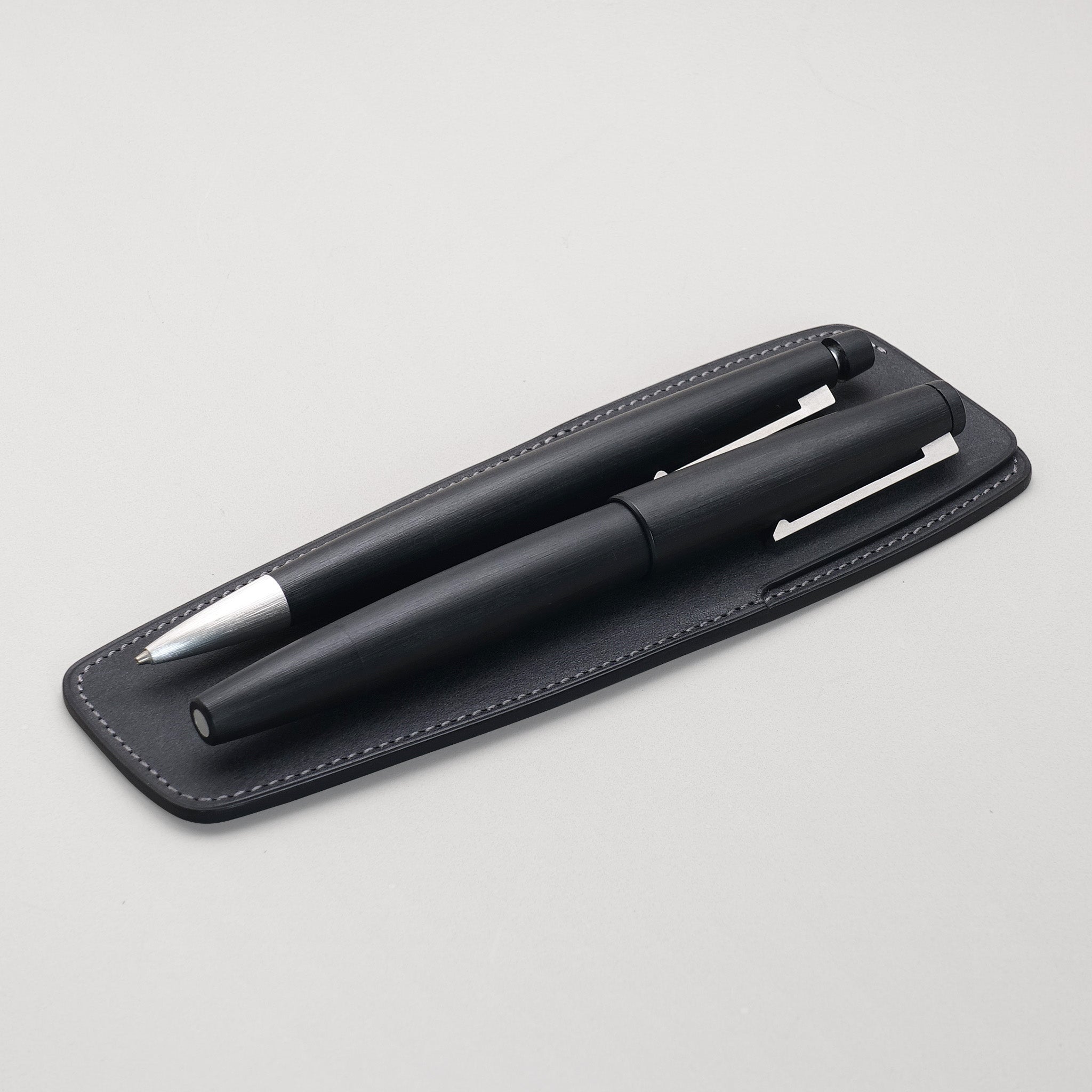 Duo Pen Sheath Nebbia